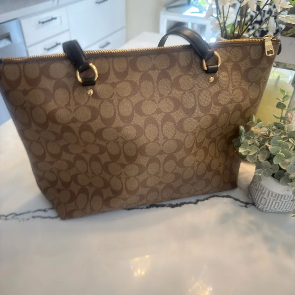 Coach Tan and Black Signature Tote - Picture 16 of 16